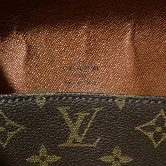 Leather & Vodka Louis Vuitton Saint Cloud - Picture 12 of 15